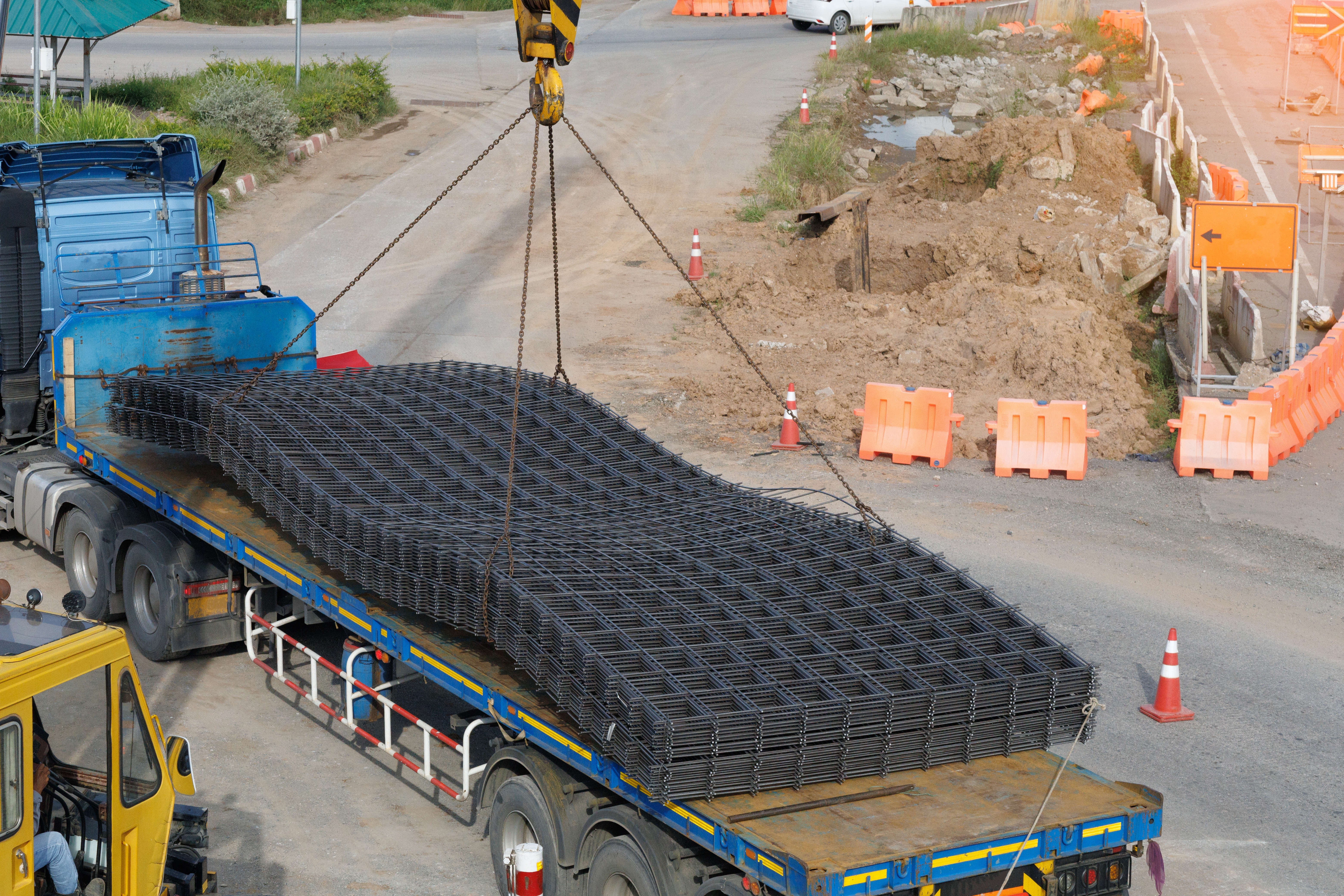 Wire mesh rolls and sheets